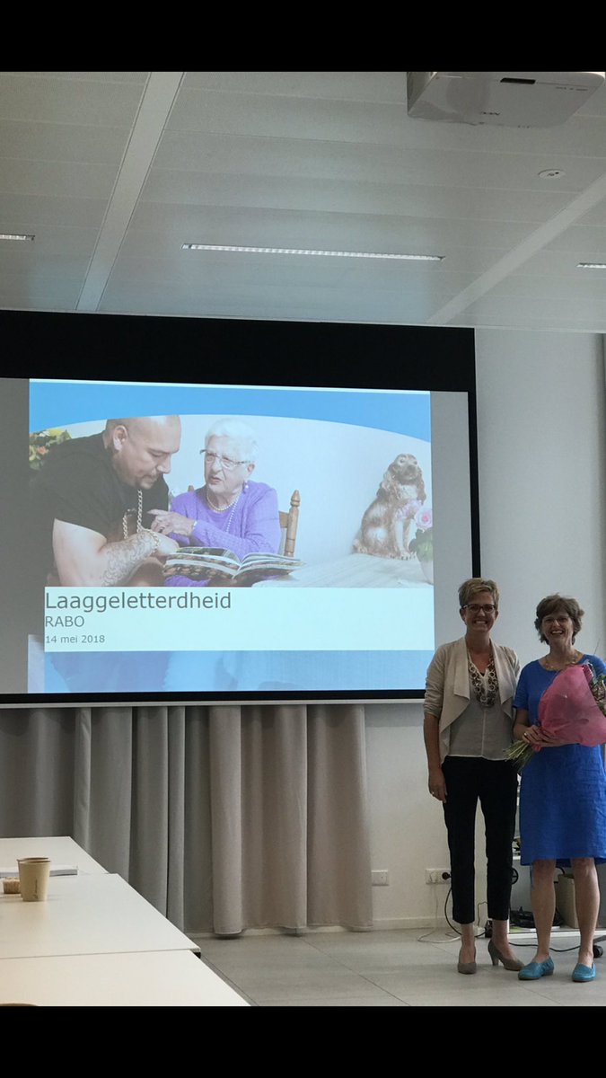 Jamila3235's tweet photo. Samen met collega’s @RabobankAV training #laaggeletterdheid gevolgd van de stichting @Lezenschrijven @TrudydeMoel bedankt voor je duidelijk toelichting! https://t.co/5CDeWZAr6v
