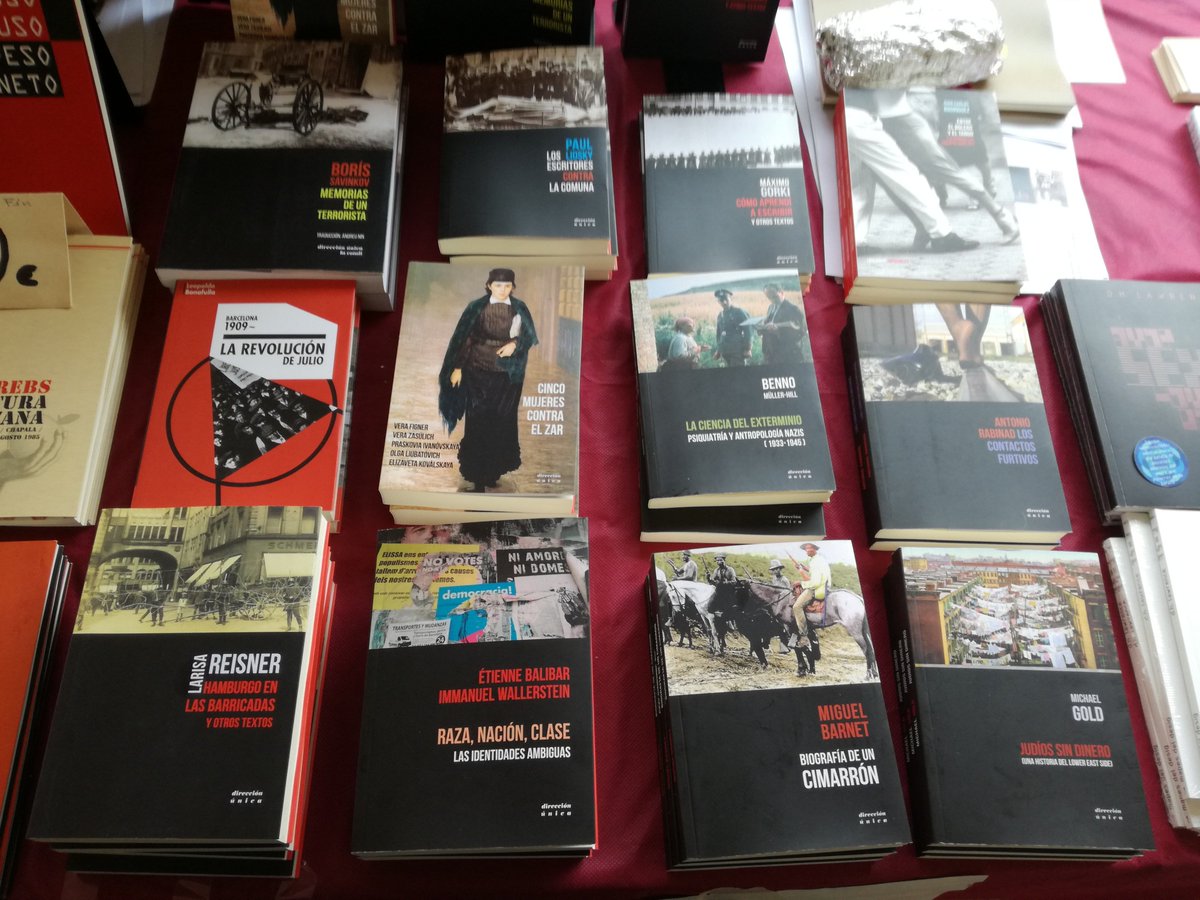 martaballesta's tweet photo. Enhorabona a @LiteralBCN per una nova edició plena de propostes interessants! Un plaer haver-hi participat conversant amb Rosa Elvira Presmanes, Asmaa Aouattah, @XaviMilian i @FalconettiP! Entre les descobertes i retrobades destaco @MosaicsLlibres, Dirección Única i @HojadLata https://t.co/iWqlCgkxCZ