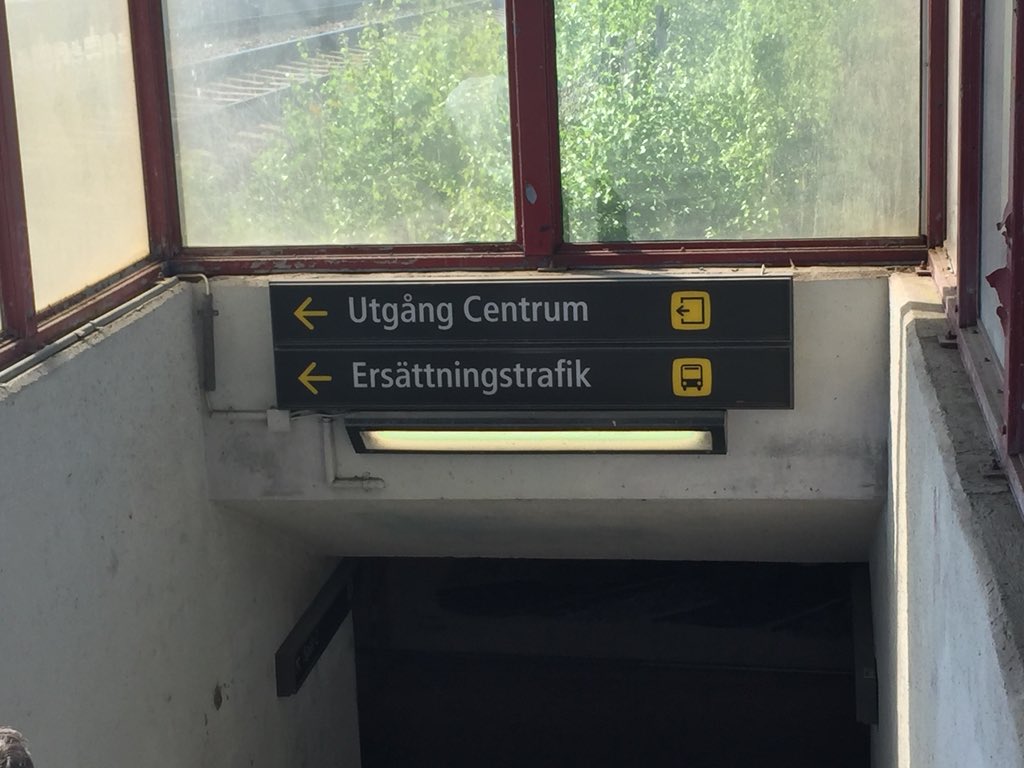 Osterhult's tweet photo. Härligt att @SJ_AB är transparenta med sitt normalläge. #tågfel #elfel #tåg #fel #service https://t.co/LsTr1cWroO