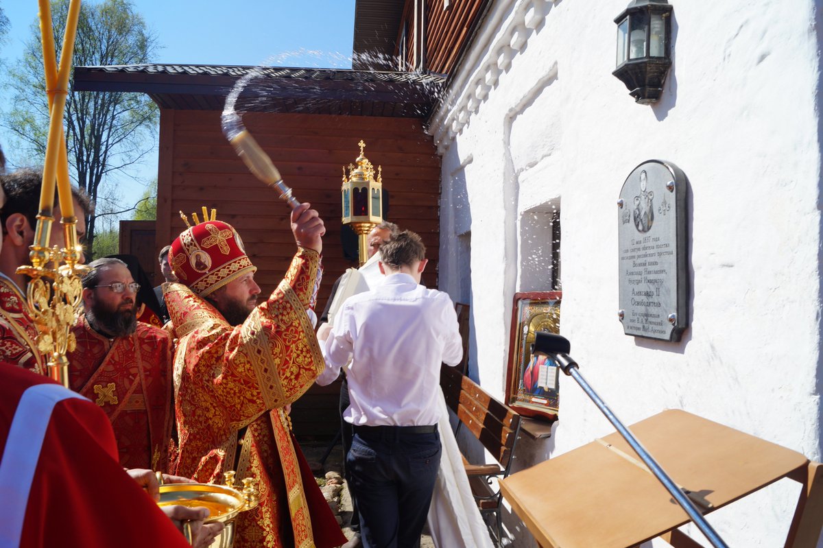 12 мая в Тейковском районе с визитом побывал Управляющий Шуйской епархией Преосвященный епископ Матфей, который посетил Успенскую Золотниковскую пустынь