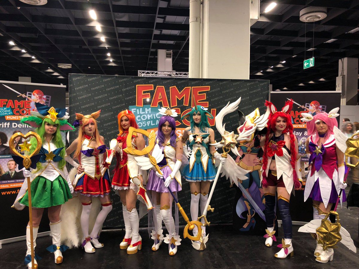 famecon's tweet photo. Wir waren am Wochenende auf der #RPC in Köln und haben uns gefreut viele bekannte Gesichter zu sehen und neue Leute kennenzulernen.

Weiter Bilder findet ihr hier:
https://t.co/q1A9euFEoX

#FAMECON2018 #FAMECON #RolePlayConvention #koeln #convention #koelnmesse #messekoeln https://t.co/JXERvEE4kl