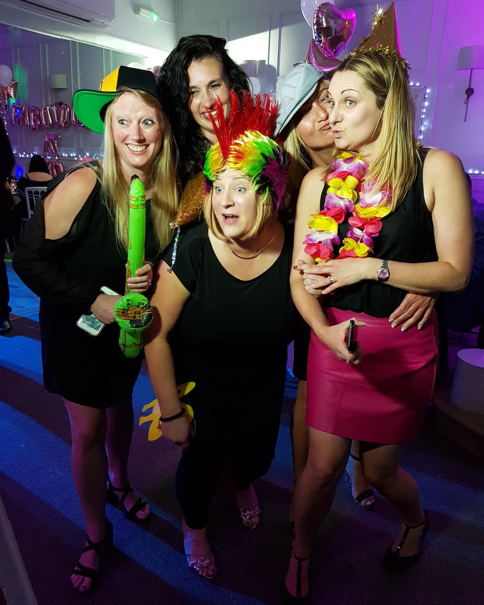 PortalPod's tweet photo. #selfie with our #MagicMirrorPhotoBooth at the Royal Wells Hotel in #TunbridgeWells 
#party #photoboothhire https://t.co/5yjG8qJ2AL