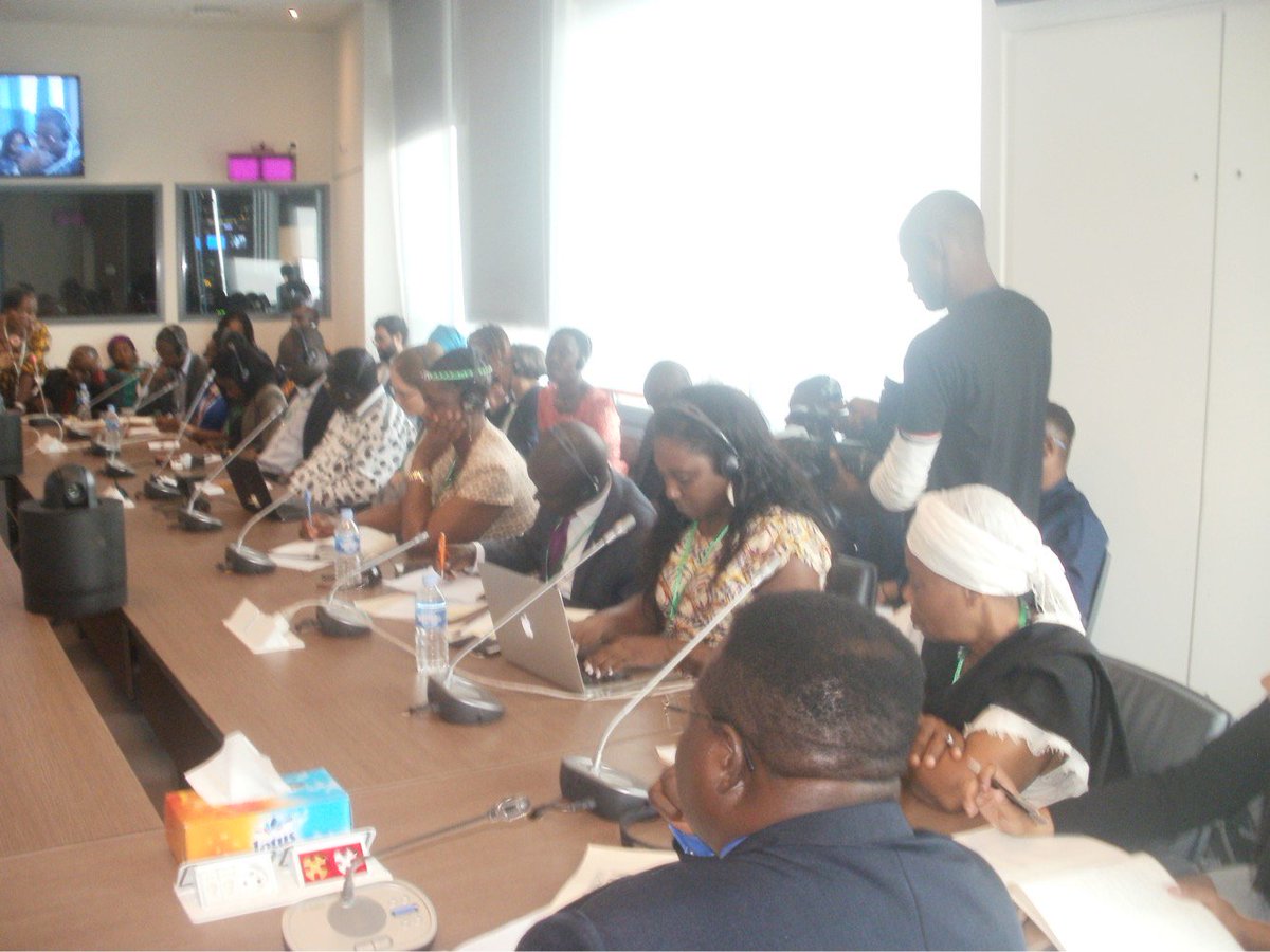 COSADER2016's tweet photo. Société civile au Forum organisé par la BAD a Abidjan 
Quelques images ... https://t.co/mclCMyV3kd