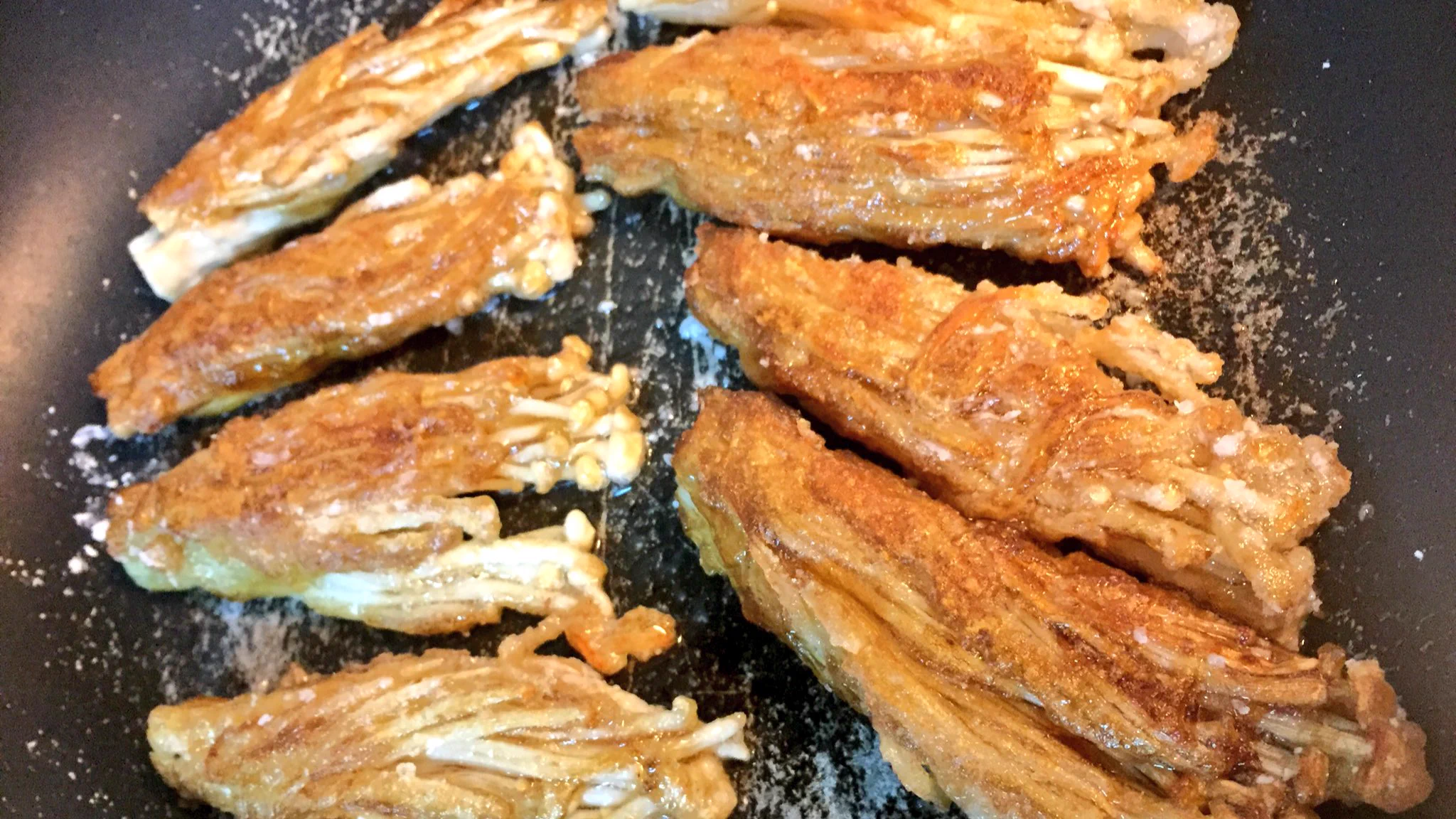 節約食材で美味しさ爆発！！　手軽に作れる病みつき「えのき」メニューがコレ！！