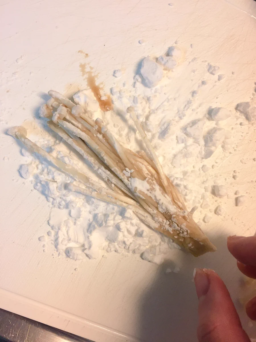 節約食材で美味しさ爆発！！　手軽に作れる病みつき「えのき」メニューがコレ！！