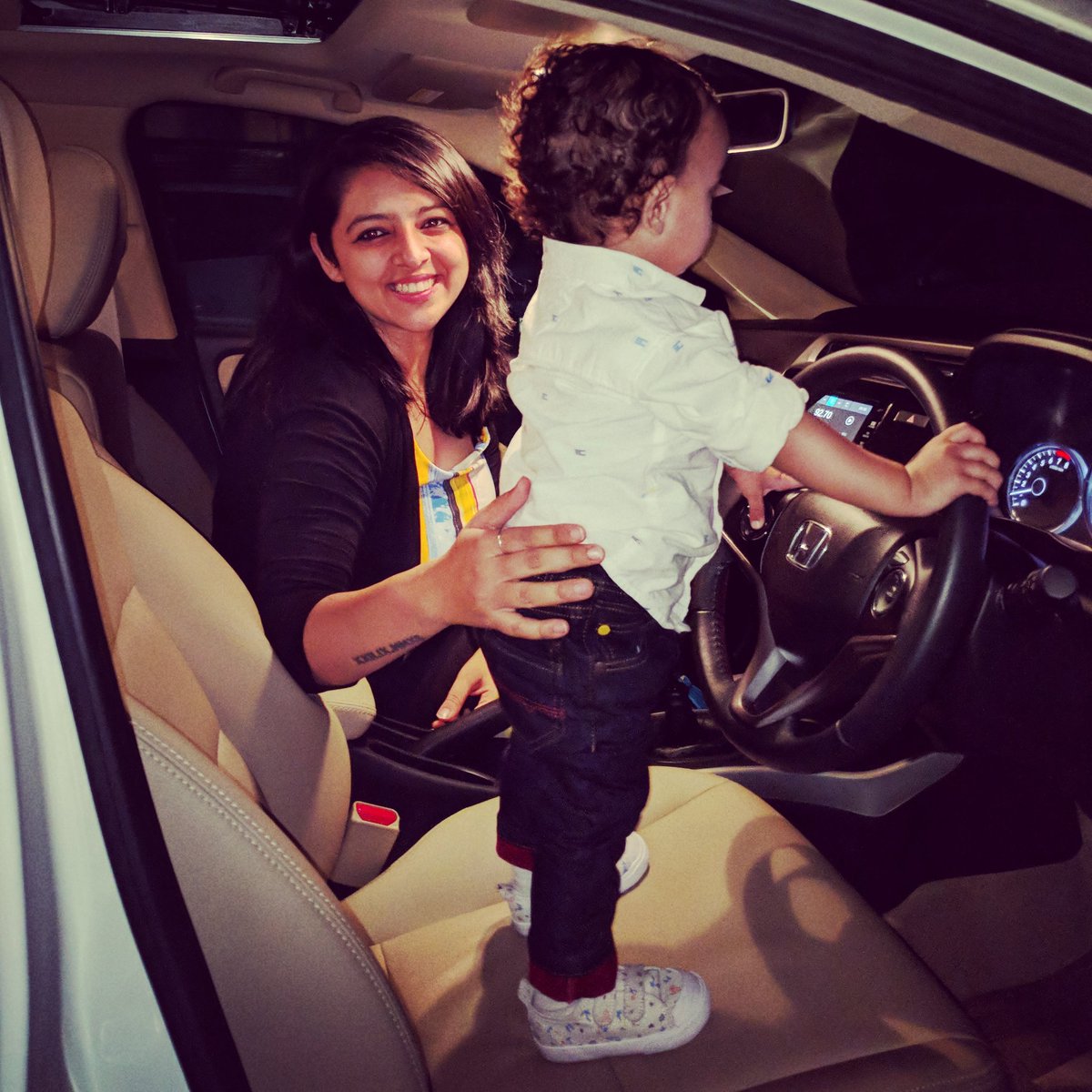 MomComIndia's tweet photo. "Mommie I'm a big boy now, give me the keys I wanna drive"
#mondaymotivation #readytodrive #rideon #bigboy #mytoys #baby #indianbaby #growingsofast #mycar #imready #bringiton #tommyhilfiger #nextindia #hnmkid #potd📷 #instagood #insta #instababy @tommyhilfiger @nextofficial @hm https://t.co/R4ji5gkqJU