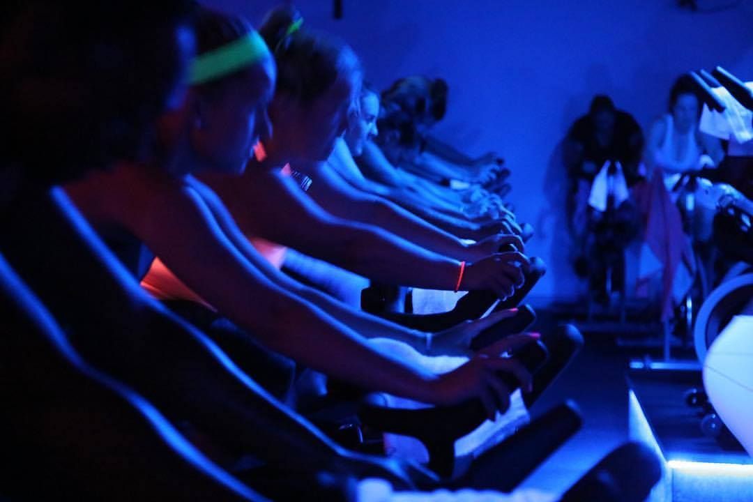 MissionGrammar's tweet photo. If you're in need of some fitspiration on this #MotivationMonday, we have just the raffle prize for you: A class pack at @RevdCycling!
Enter to win at our Road to College Gala (https://t.co/kj7OUPDVcI) and check out #getrevd for some more inspo. ๐ Thank you to the Rev'd team! https://t.co/HeJlwpQ9Yh
