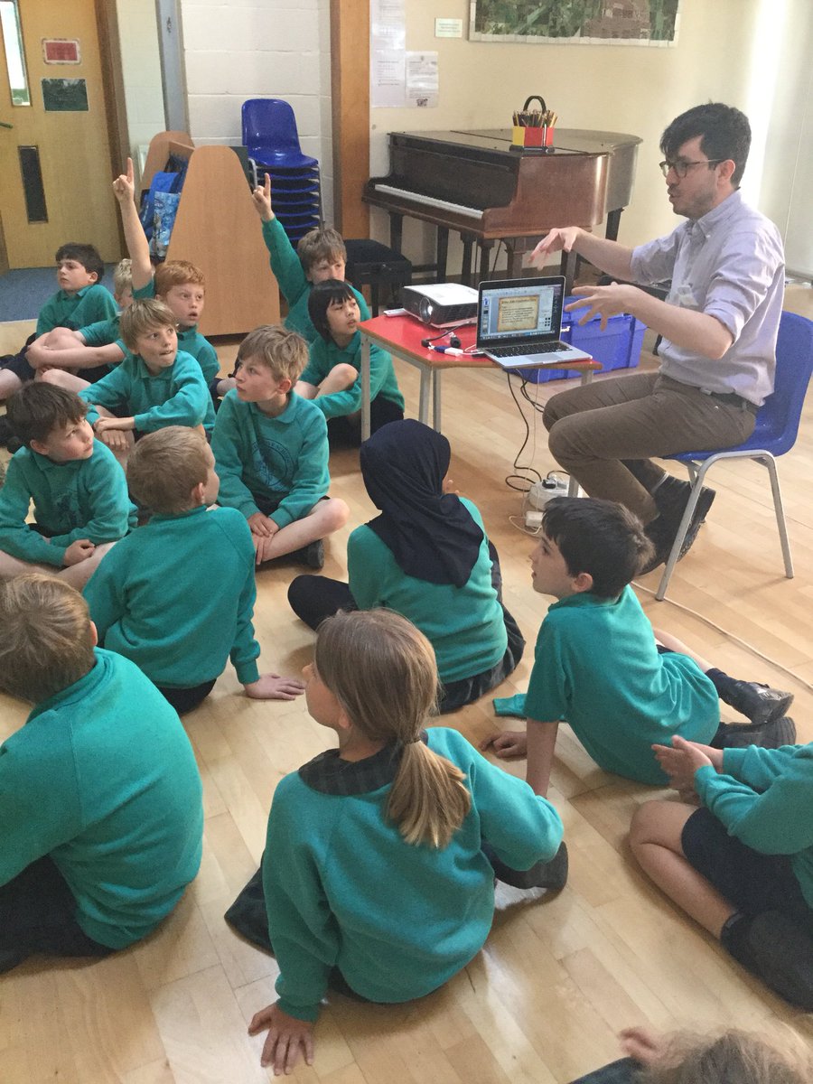 ThorngroveDrama's tweet photo. The fabulous Ross @mossmontmomery showing Year 4 how to edit their writing #pickyourpath #inspiration https://t.co/GL184lG8Sh