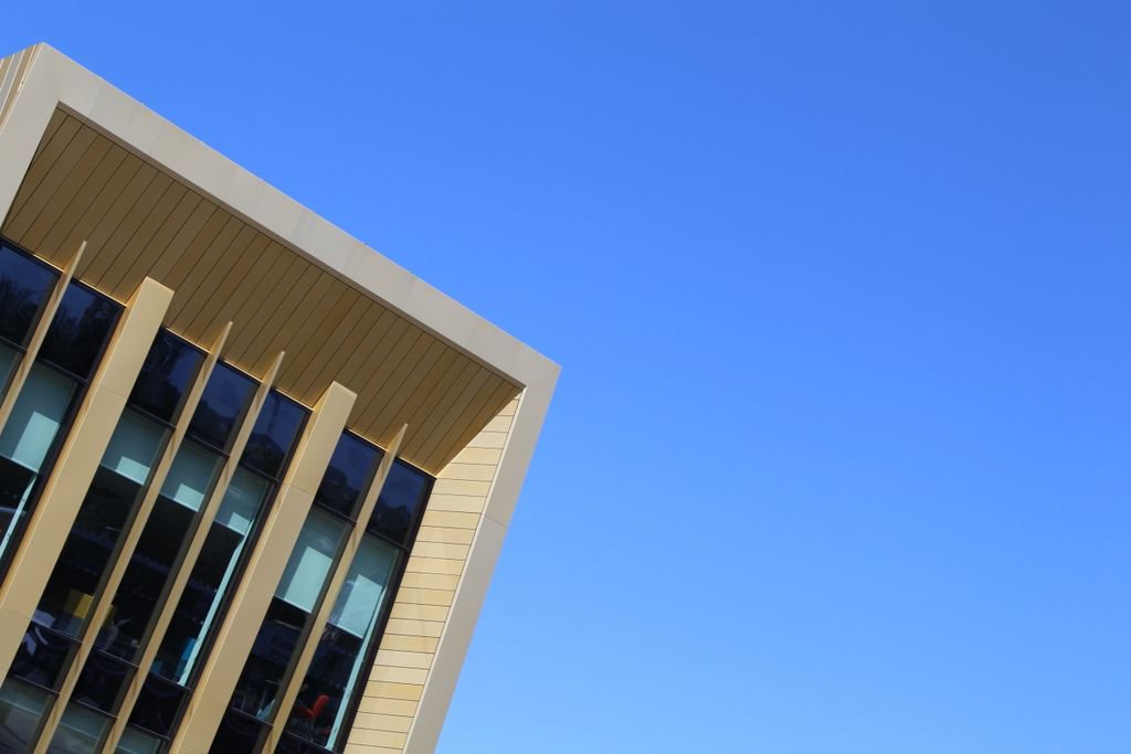 UoN_UTC's tweet photo. Sunny day!! We taking the best out of it. #sunnyday #SunnySideofLife https://t.co/Oy3Eb6z1Pn