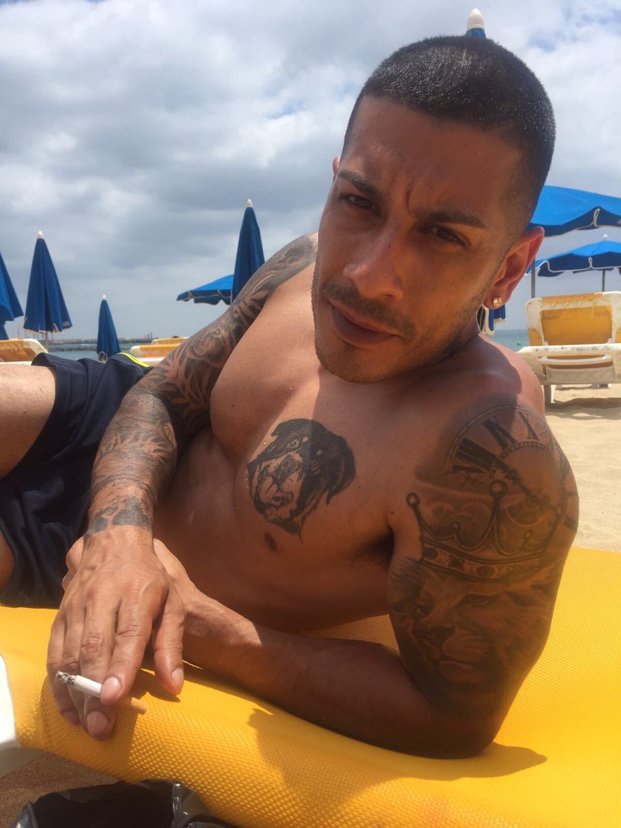 InkKingsUK's tweet photo. Summer vibes 😎 #inkkings #inkroyalty #holidays #summer #tattoos #inkedmen #potd https://t.co/uSnCTU6Hgy