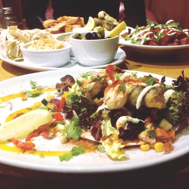 MyBoysClub's tweet photo. One of my fave weeks of the year #NationalVegetarianWeek &amp; to celebrate I'm sharing my 16 fave places to eat veggie food in #northeastengland 
https://t.co/byzdSsLtue 
@ShipOuseburn @ZaapThai @Bohonewcastle @Turtlebayuk @BearAndNatural @SmashburgerUK @StablesBeamish #nefollowers https://t.co/3QpBz9CgCy