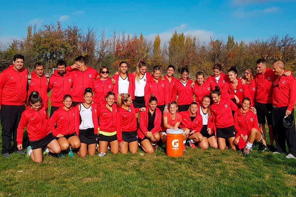 100hockey's tweet photo. #CampeonatoArgentino #Mayores #Ascenso #Mendoza 🏑🥈
Litoral es de la A. Las chicas lograron el gran objetivo | https://t.co/YgBgFVEZZ4 📸 AHL https://t.co/yp2bZrvoqD