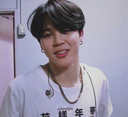 Sofi_Banos's tweet photo. Quizás si las estrellas se alinearan,
quizás si nuestros mundos colisionasen,
quizás en el lado oscuro,
podríamos estar juntos.
#IVoteBTSBBMAs @BTS_twt https://t.co/OoJe4pO7CJ