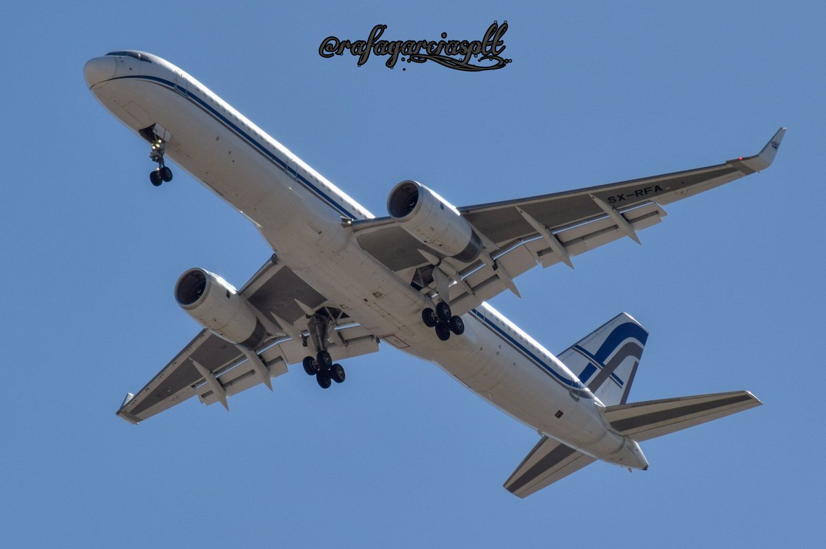 RafaGarcia_sptt's tweet image. Boeing 757 de @GainJet (SX-RFA) que nos visitaba hoy en @SevillaVuela.

#B757 #svq #gainjet #SXRFA #Sevillavuela