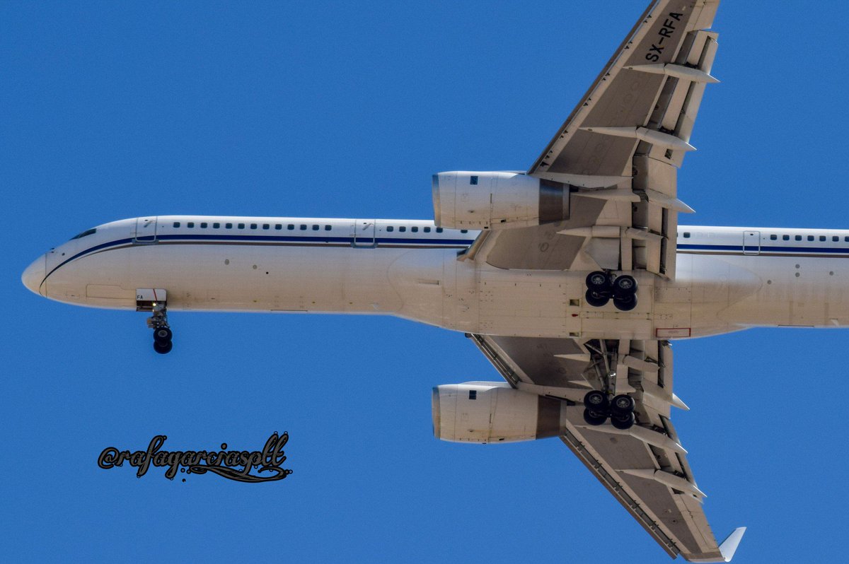 RafaGarcia_sptt's tweet image. Boeing 757 de @GainJet (SX-RFA) que nos visitaba hoy en @SevillaVuela.

#B757 #svq #gainjet #SXRFA #Sevillavuela