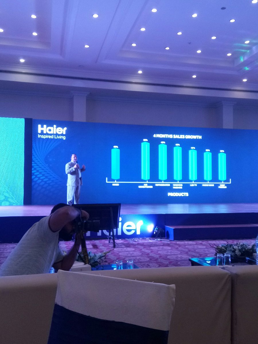 ManagingMankind's tweet image. Mr. Durrani is telling the audience that the ever increasing growing numbers of Haier&apos;s products is evident of the brand&apos;s success. 
#BlueTurbo
#SmartTouch
#Freshness
#1HourIcingTechnology