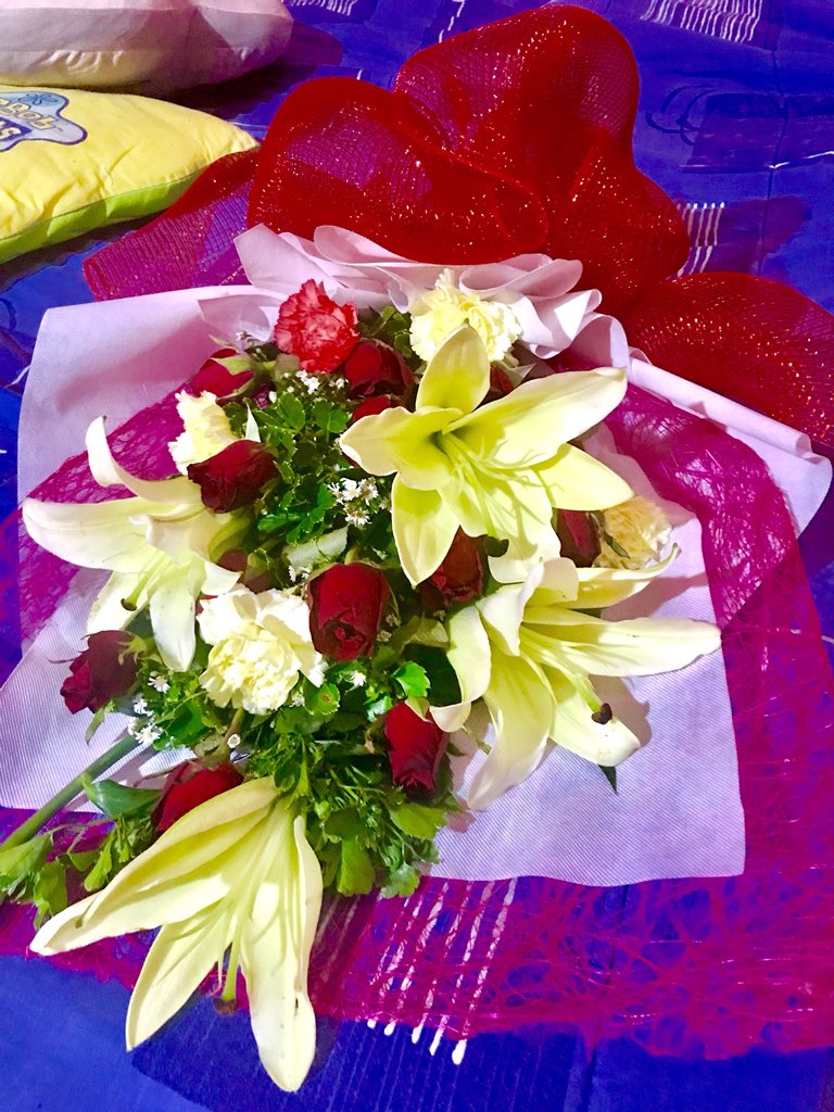 llorDezz's tweet photo. My super late post, Motherโs Day edition ๐
No words can express how grateful & thankful I am to have a hubby like u mon amour. ๐
Happy & kilig wife here ๐
แดต แดธแดผแตแดฑ แตแดผแต แดฌแดธแตแดฌแตหข แดนแดผแดบ แดฌแดนแดผแตแดฟ! โบ๏ธโฅ๏ธ
#teammeaning https://t.co/KC04vLK51t