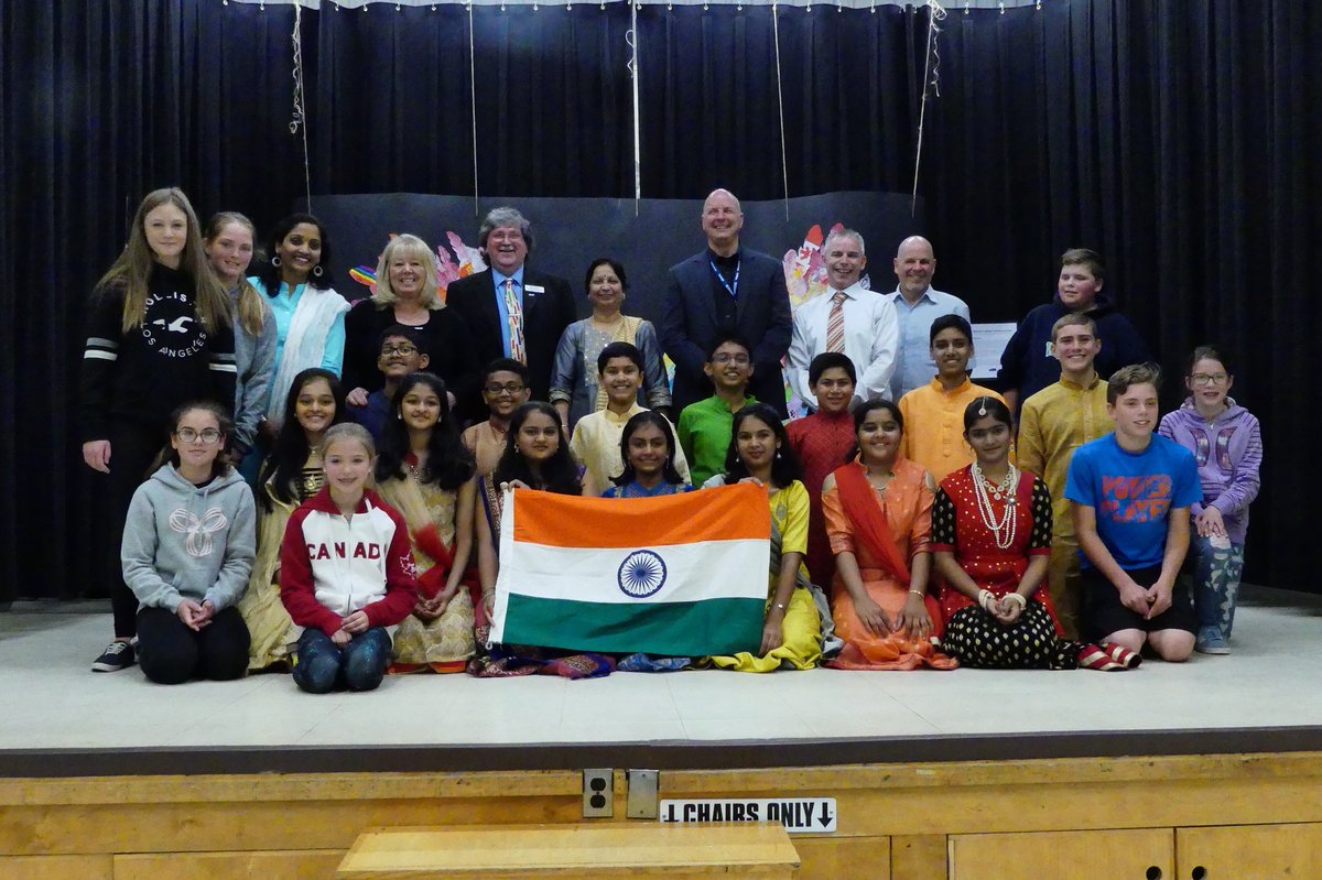 JanesKeatingP's tweet image. It was once again a fantastic experience for all of us to take part! Collaboration within schools and over 100 across Canada.  Thank you Minister of innovation, Science &amp;amp;Economic Development. #CanCodetoLearn @SCDSB_Schools @iearncanada