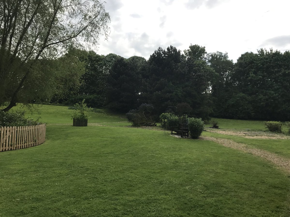 FatigueResearch's tweet photo. On a course this week to become a #postincidentmanager #PIM Not a bad spot for lunch in the grounds! Got some studying to do now though #knowledgecheck in the morning. https://t.co/zwx3p1uyF2