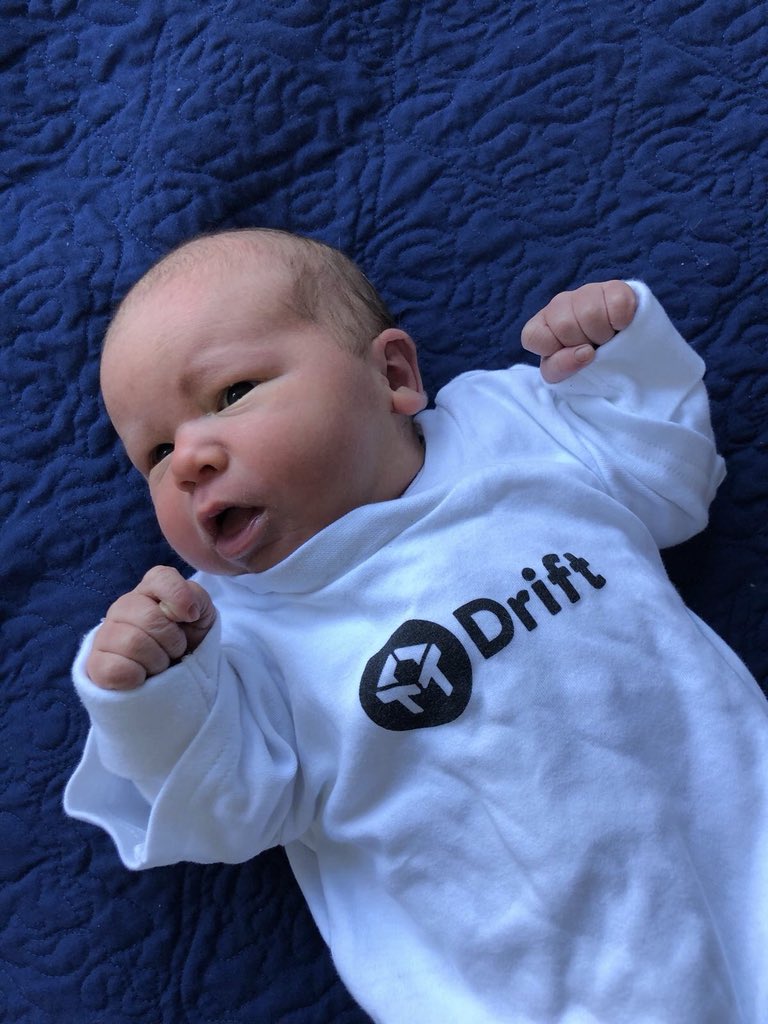 richtwood's tweet photo. This little man arrived 2 days ago... so I’m not currently drifting and letting the bots do the work... that’s #howidrift.
Thanks for the swag @Drift! https://t.co/VFBph4TOpt
