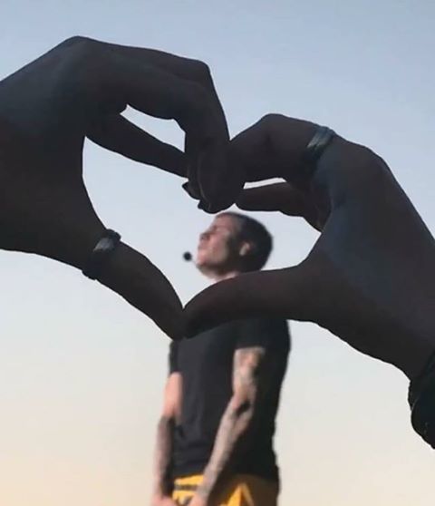 cmilasdrew's tweet photo. A votação para o #bbmas se iniciou agora a partir das 13Hs
• 100 votos diários (pelo twitter e site)
• RT conta como voto
• É pertimido fotos e Gifs contanto que não contenham conteúdos abusivos ou de insultos

Tags:
#iVoteJustinBBMAs
#JustinBBMAs
#BieberBBMAs
VOTEM MUITO! https://t.co/SkU2B5Xx99