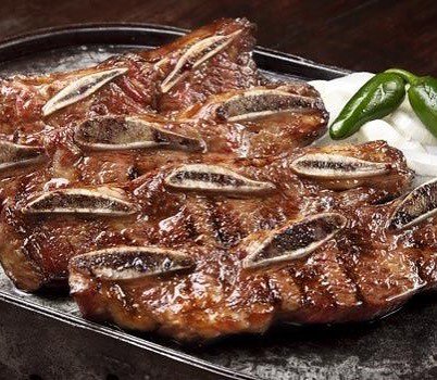 MuhRestaurantes's tweet photo. MENÚ de Lunes a Jueves de 13:00 a 16:30 Hs.

Precio: 12.50 € (INCLUYE: APERITIVO + PLATO PRINCIPAL + POSTRE + 1 BEBIDA + PAN)

Platos principales:
Opción 1: Asado de tira, papas fritas y pimientos asados.
Opción 2: 1/4 de pollo deshuesado a la parril… https://t.co/7rszL0Kp5U https://t.co/BAammOqWvS