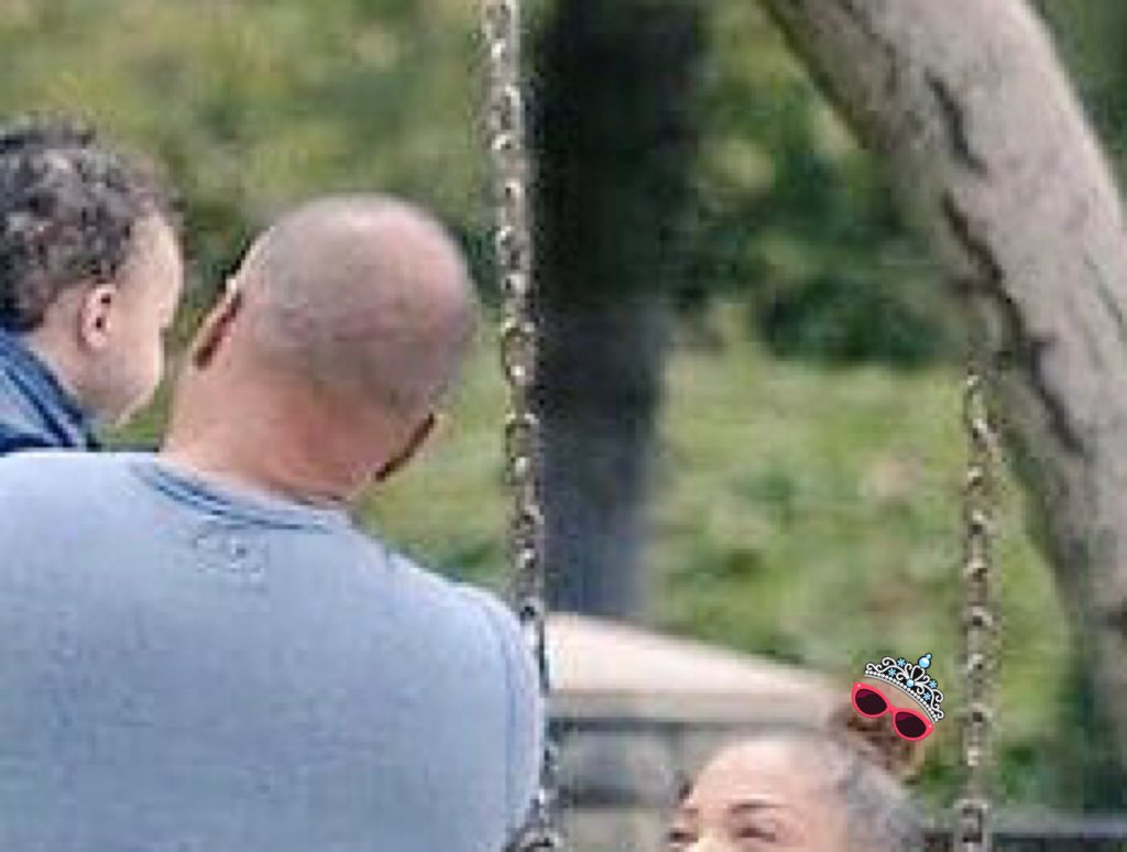 JanetsBUN's tweet image. Bun luv da kids. Only time I will go out in the humidity is to play with the kids for a few minutes. #HesTheReasonILive #TimeConstraints #MotherBun #Bunverness #BunOutdoors #BunWithNature