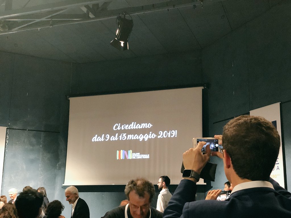 CircoloLettori's tweet photo. .@NicolaLagioia conclude un’entusiastica conferenza stampa finale di questo #Salto18 con l’arrivederci alla prossima edizione del @SalonedelLibro. 

@regionepiemonte 
@twitorino 
@c_appendino 
@AnnParigi 
@massimobray https://t.co/KBCuelITPh