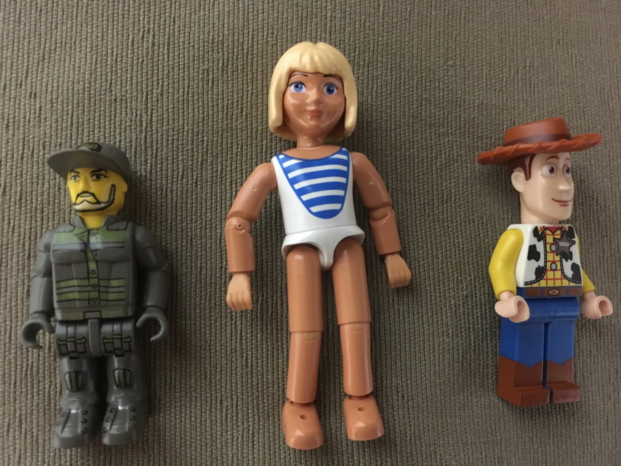 ドンコル 例のオフ会で手に入れたレゴのフィグたち サイズ感がどう見ても通常のミニフィグより大きい T Co 8vdmms1soo Twitter