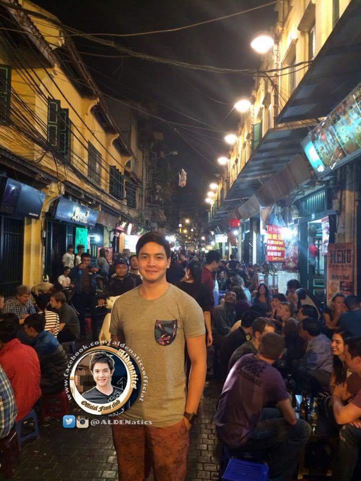 cutenessavie's tweet photo. Travel to Vietnam for Hanoi Film Festival 2014
Selfie muna bago mag punta ng Red Carpet sa Hanoi Film Festival. Hihi
Alden Richards 2014
#ALDENReflections https://t.co/ZPYsBuvVe0