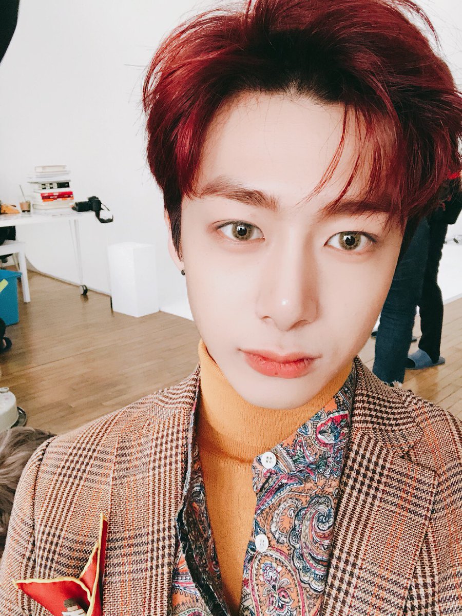 OfficialMONSTAX's tweet image. [#형원] 3주년 축하기념 사진 올려요 ㅎㅎ 다시 한 번 3주년 너무 축하하고 오늘도 행복한 하루 보내요~