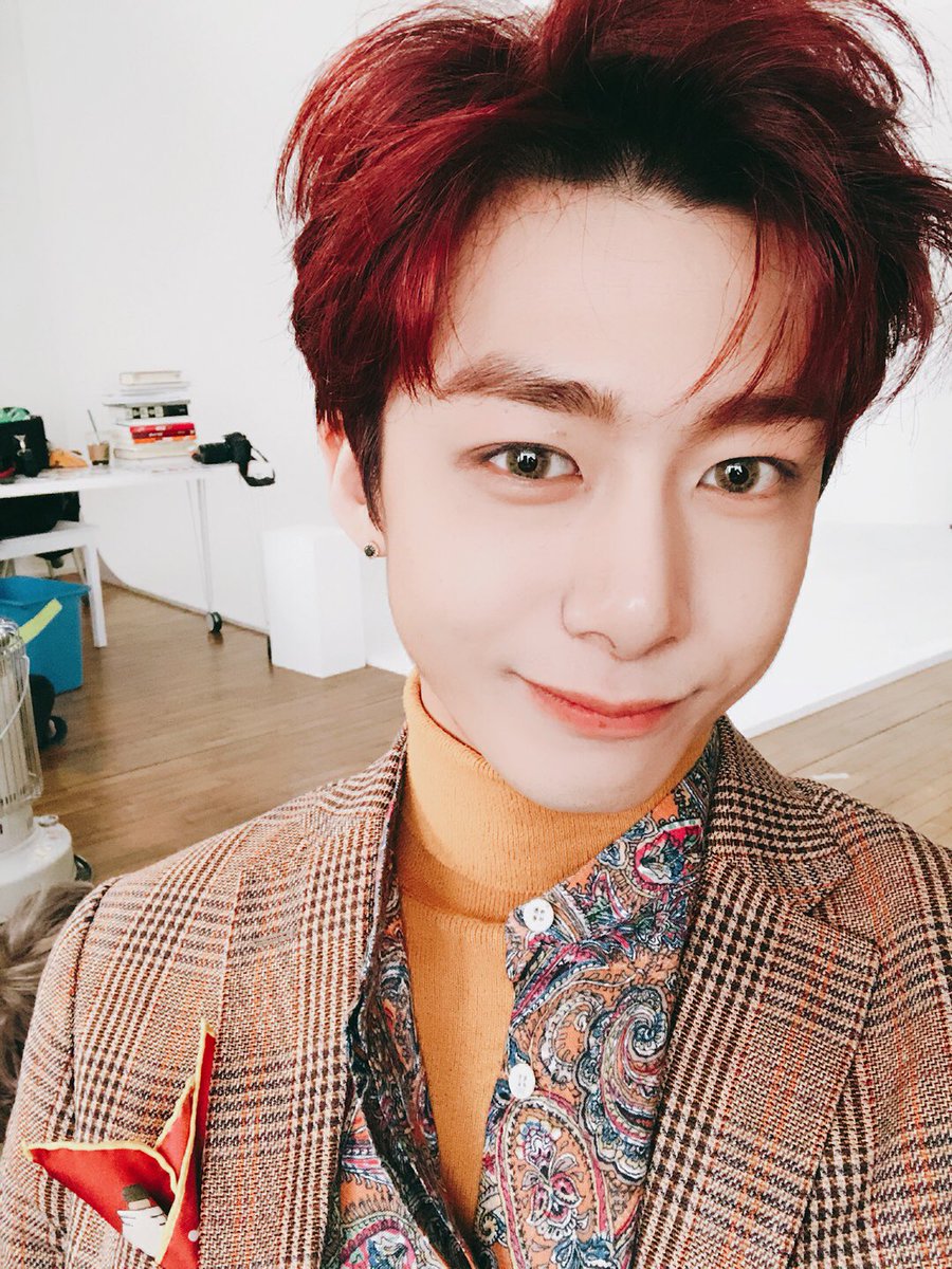 OfficialMONSTAX's tweet image. [#형원] 3주년 축하기념 사진 올려요 ㅎㅎ 다시 한 번 3주년 너무 축하하고 오늘도 행복한 하루 보내요~