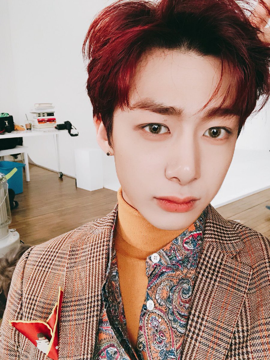 OfficialMONSTAX's tweet image. [#형원] 3주년 축하기념 사진 올려요 ㅎㅎ 다시 한 번 3주년 너무 축하하고 오늘도 행복한 하루 보내요~