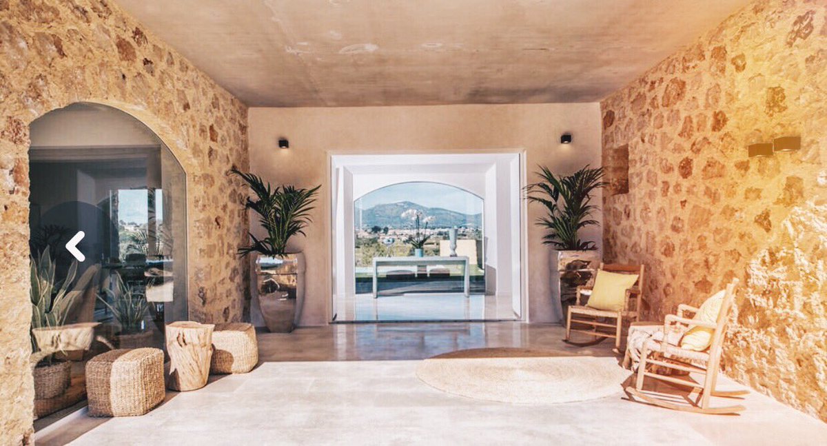 themoodofmary's tweet photo. Meet my Spanish office for the rest of the week 🤩 @Belvilla #mallorcaenjoy @InfoMallorca #belvilla https://t.co/YMcqWWFN5D