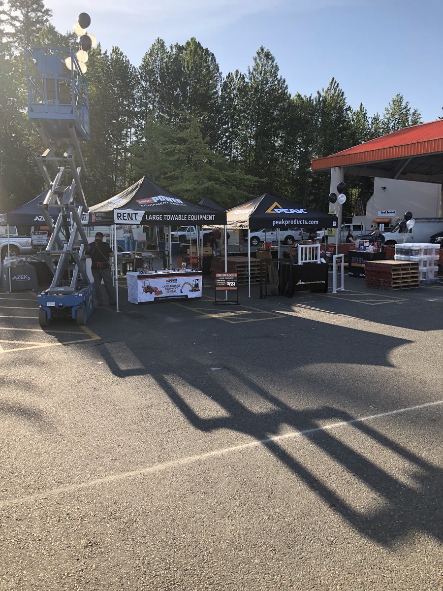 DarinAsbjornsen's tweet photo. PRO Appreciation Event underway @HomeDepot 4703 Federal Way come see the Strength, Beauty, and Ease of @PeakProducts #peakaluminumrailing #PROstrong #DIYeasy https://t.co/jMRnPFTECz