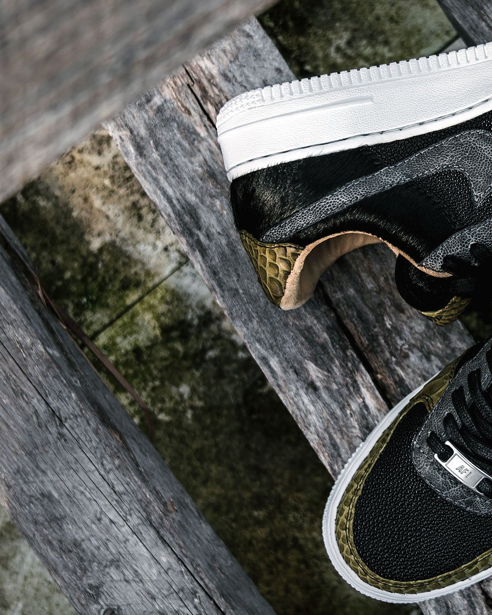 UBIQLAB's tweet photo. Let your imagination go as far as you take it. You have the ability to take any shoe in the world and remaster it with different materials and colors to make it your own. #UBIQLAB
https://t.co/onPU4KViEQ https://t.co/8LSEtsjz5X