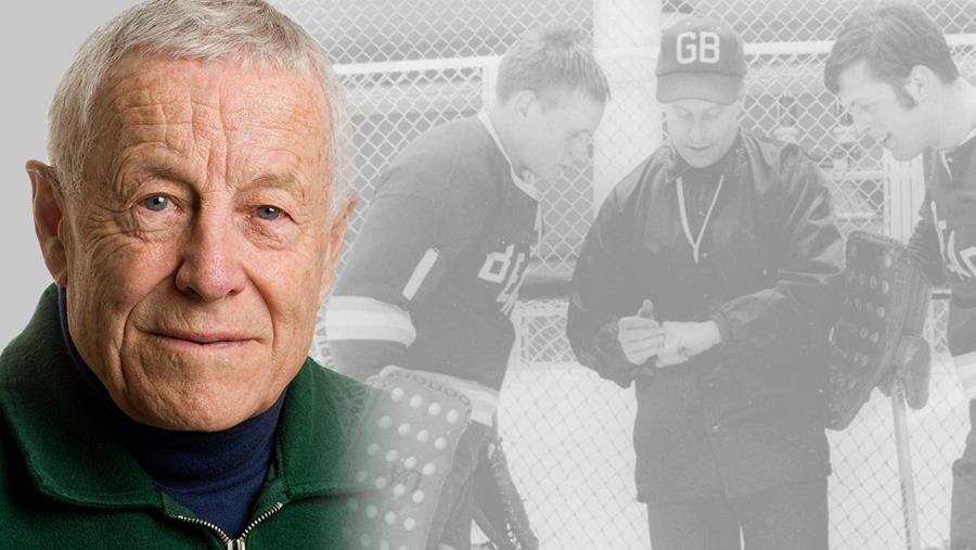 The University of Alberta community mourns the loss of legendary hockey coach Clare Drake, who influenced generations of hockey players and coaches. ow.ly/gZ0l30jZuMM  #UAlberta