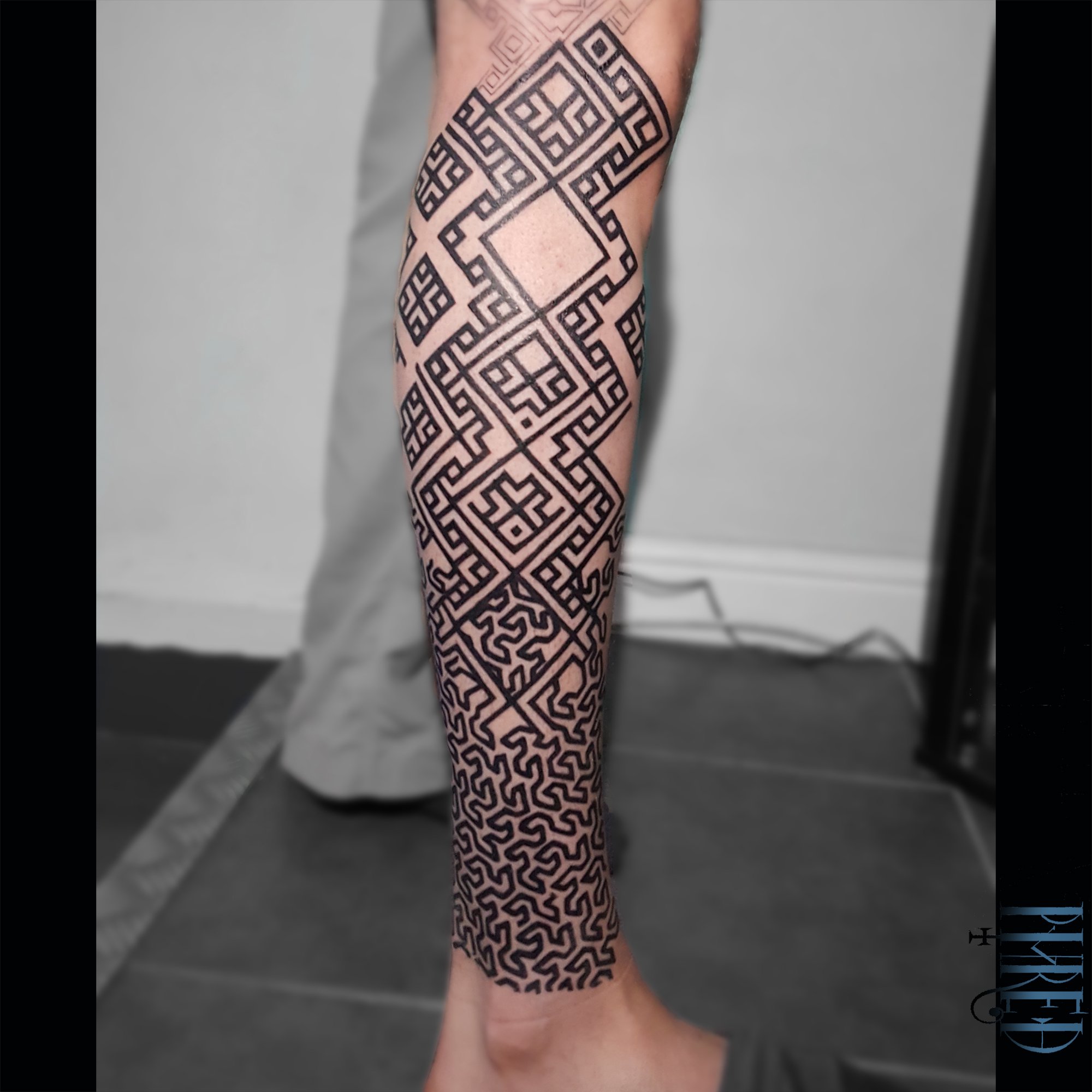 33 Coolest Leg Tattoos for Men  Vivid Ink Tattoos