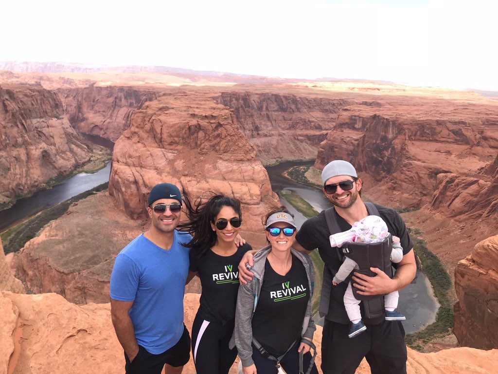 IVrevivalaz's tweet photo. #IVRevival hiking Horeshoe bend today #MondayMotivation https://t.co/UWjv0UG8qh