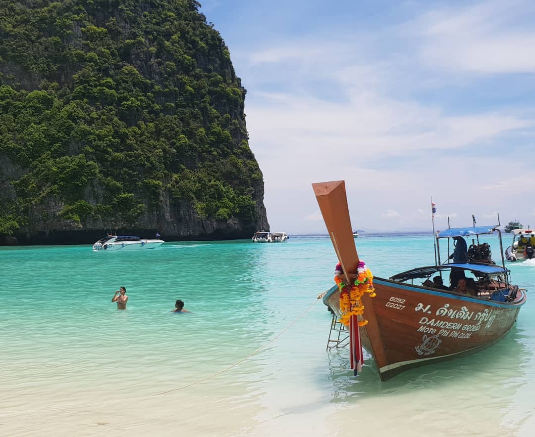 benwaterworth62's tweet photo. Part 2 of Phi Phi Islands adventure day: Koh Phi Phi, the location for the @leonardodicaprio movie 'The Beach' #PhiPhiIslands #Phuket #Thailand #Holiday #Wanderlust #Travel #Paradise #BU9 #Rejuvenation #NoFilter https://t.co/UkdnrEbbhy