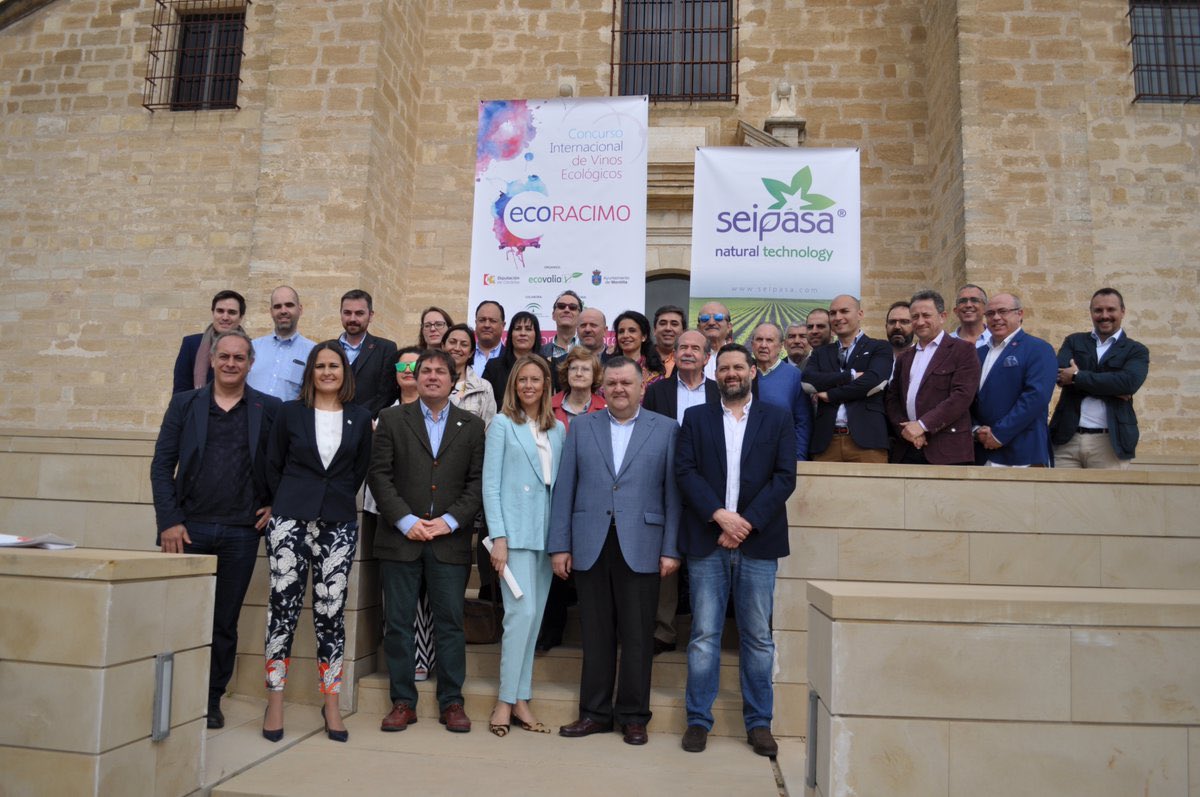 vinosdomm's tweet photo. .@bodegasrobles alcanza tres Oros en #Ecoracimo2018 https://t.co/l2Us7ur3wf #MontillaMoriles #organicwines https://t.co/Hl1DiGTU8z