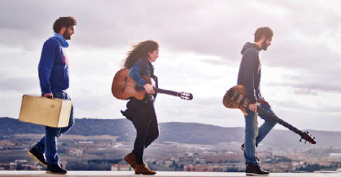 cuenca_lee's tweet photo. Tras el pregón, asistiremos a un fantástico concierto del grupo conquense Zarandea, en la Plaza de España https://t.co/kAYBWlI51r