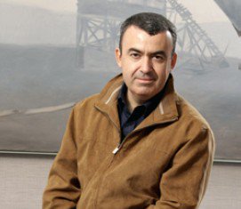 cuenca_lee's tweet photo. Esta tarde, a las 20:00, pregón de Lorenzo Silva para inaugurar la feria del libro #Cuencalee 2018 https://t.co/P9Uqaujq26