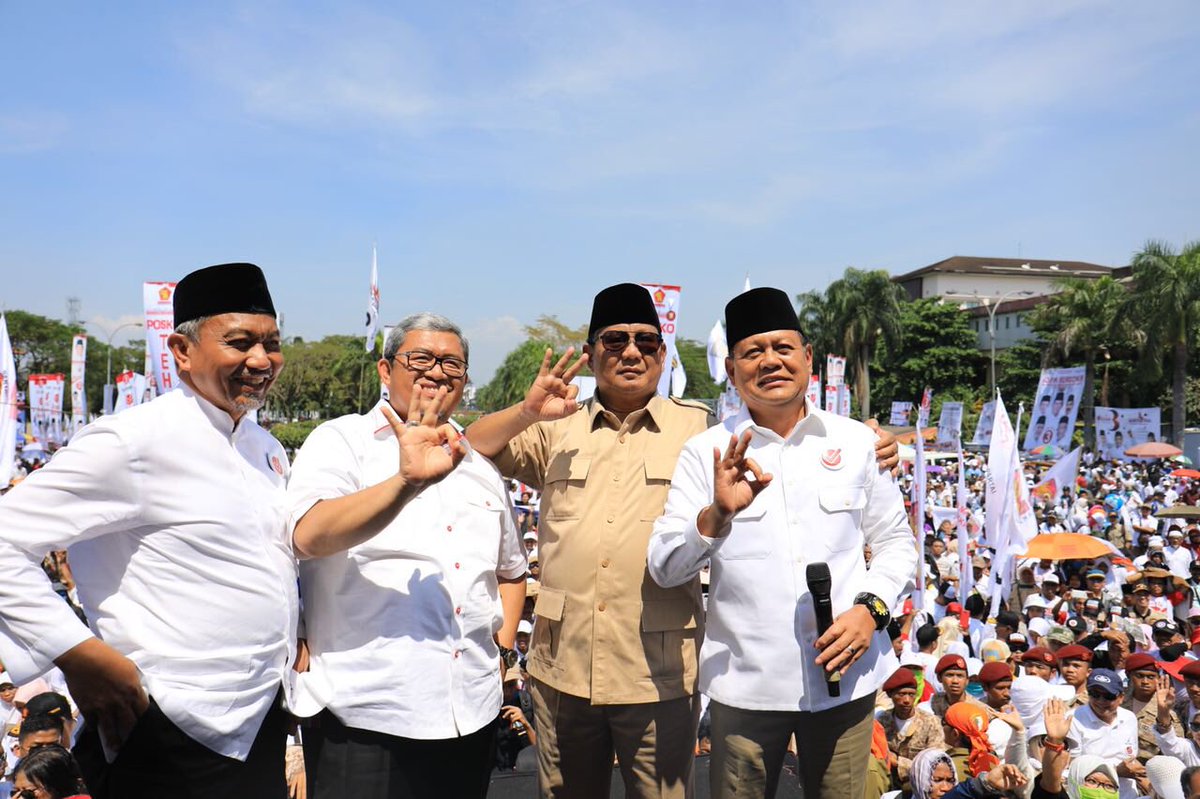 NurAliPrayoga's tweet photo. Meneruskan apa yang sudah dilakukan oleh @aheryawan , Insya Allah tidak hanya untuk Provinsi Jawa Barat, tetapi lebih dari itu, begitu menentukan untuk masa depan Bangsa Indonesia. #JabarPilihAsyik https://t.co/mX3krZowOU