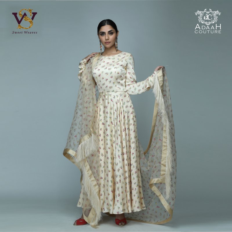 adaahonline's tweet photo. Stop always standing out and start being remembered. Visit Adaah to get your showstopping dress.
#AdaahCouture #SweetWeaves #WomenWear #Fashion #Style #Designer #Jalandhar https://t.co/J7oEXKX16g