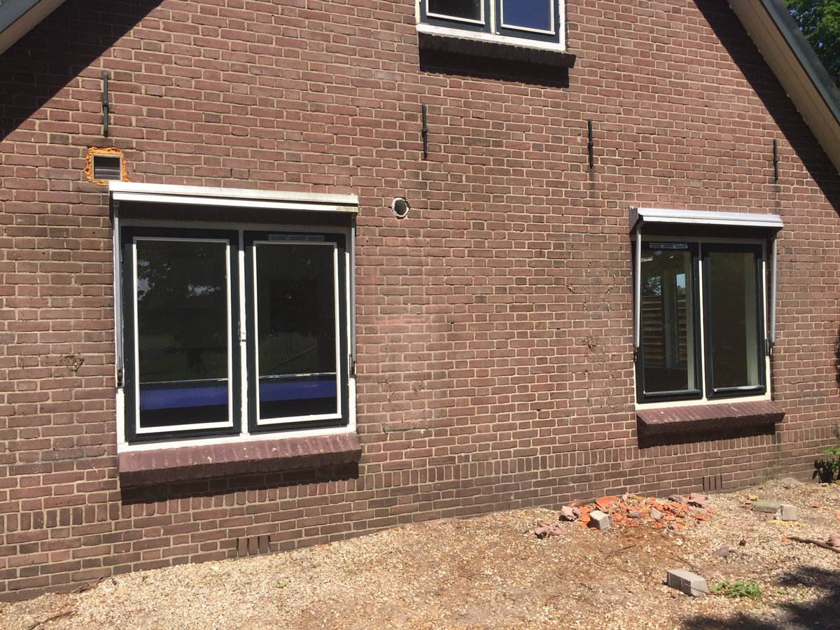 Fijn dat er mensen zijn die ons willen helpen met slopen van het huis voor <a href="/pluselspeet/">Plus van der Horst</a> maar volgende keer graag even overleggen. #luikenzijnweg