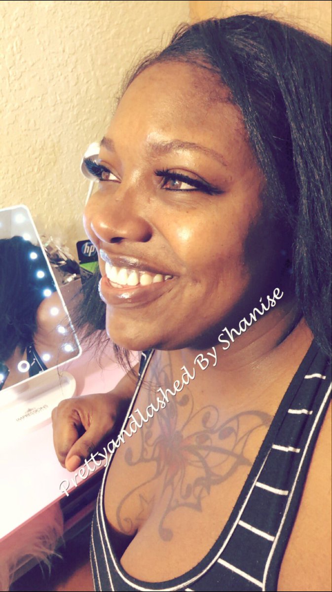 pretty_lashedco's tweet image. Pretty&amp;amp;lashed babe wearing lash style Spoiled Brat 👁 to shop mink lashes &amp;amp; more click the link in our Bio ✨✨✨ #prettyandlashed #realminklashes #lashdealer #lashslayer