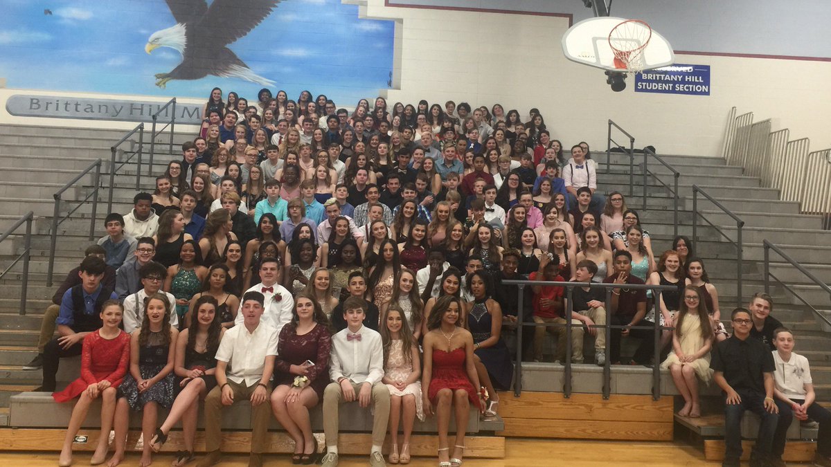 BHMSEagles's tweet photo. 8th grade students at @BHMSEagles clean up pretty nice for their 8th grade dance. #8thgrade, #dancingeagles https://t.co/o8bb4teRJV