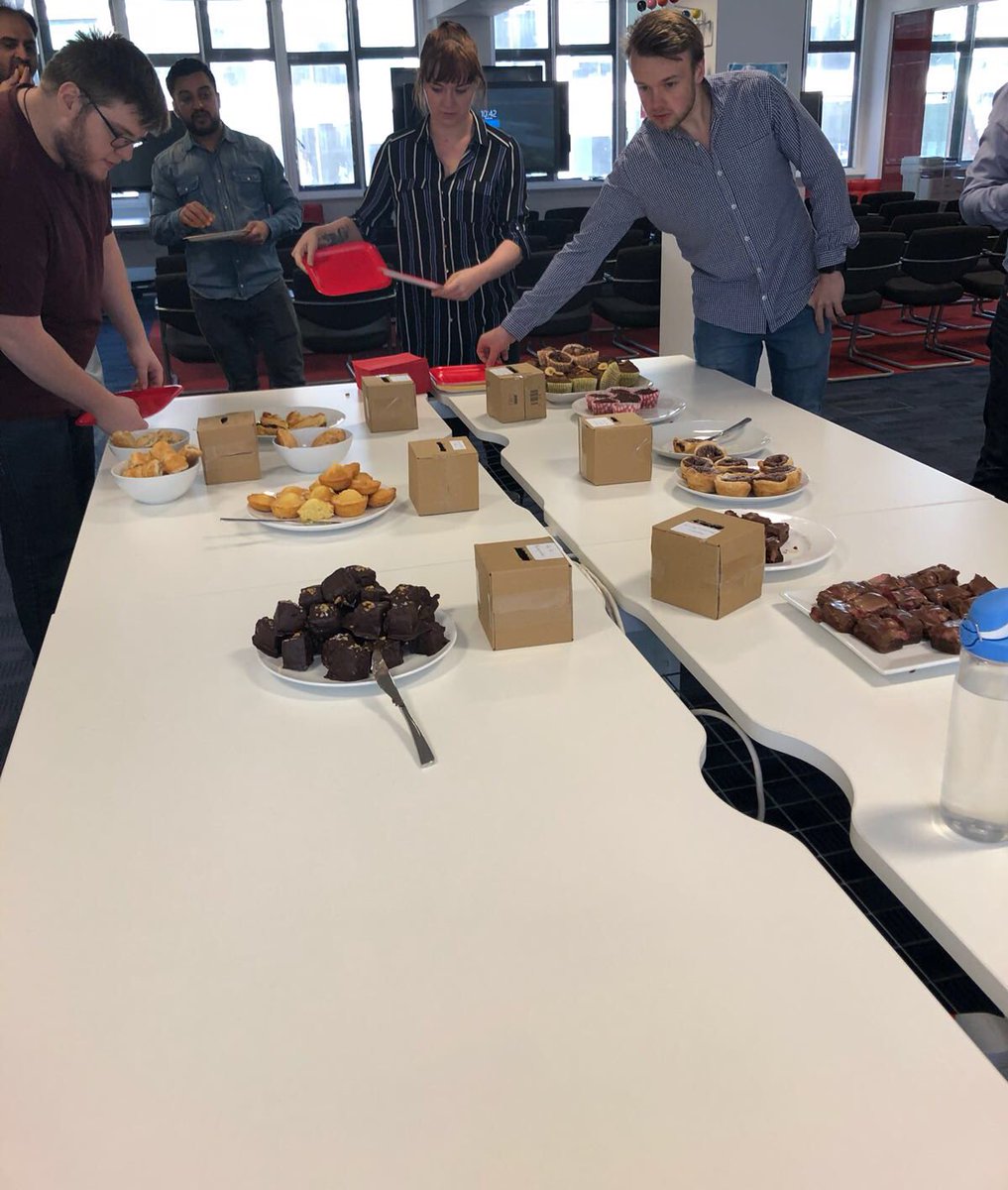 lyndashinobi's tweet image. #BakeOff Day! for the Guide Dogs Charity. Willing to bet the Chocolate Pastel De Nata wins (bottom right in the big heart). I liked the Strawberry Brownies personally... they were so moist 😋 

#Foodie #Cakes #Pastries #GuideDogs #Charity #ContentAndCode