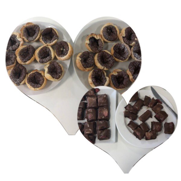 lyndashinobi's tweet image. #BakeOff Day! for the Guide Dogs Charity. Willing to bet the Chocolate Pastel De Nata wins (bottom right in the big heart). I liked the Strawberry Brownies personally... they were so moist 😋 

#Foodie #Cakes #Pastries #GuideDogs #Charity #ContentAndCode